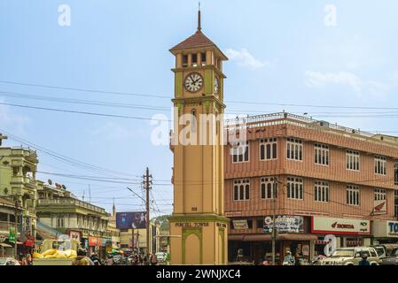 12 febbraio 2016: Purcell Tower situato nel centro di Pyin Oo Lwin, Myanmar Birmania. La torre costruita nel 1936 era un presente della regina Victoria, An Foto Stock