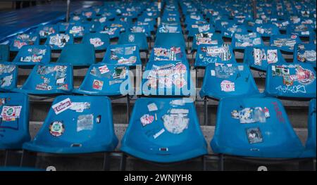 Bochum Germania. 2 marzo 2024. Aufkleber auf Sitzreihen VfL Bochum - RB Leipzig 02.03.2024 Copyright (nur für journalistische Zwecke) di : Moritz Foto Stock