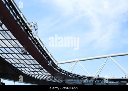 Londra, Regno Unito. 1 marzo 2024. Una visione generale dell'orologio dell'arsenale allo stadio emirates prima della partita Arsenal Women vs Tottenham Hotspur Women Barclays Women's Super League all'Emirates Stadium, Londra, Inghilterra, Regno Unito il 3 marzo 2024 Credit: Every Second Media/Alamy Live News Foto Stock