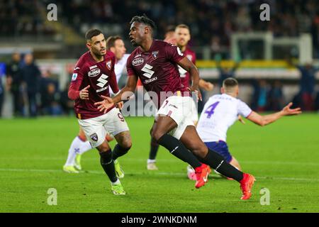 Duvan Zapata del Torino FC festeggia dopo aver segnato un gol (poi cancellato dall'arbitro) durante la partita di serie A tra Torino FC e ACF Fiorentin Foto Stock