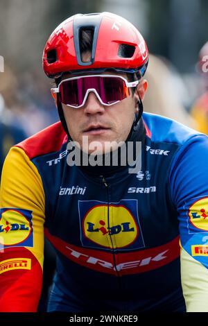 Les Mureaux, Francia. 3 marzo 2024. Jasper Stuyven belga di Lidl-Trek nella foto all'inizio della prima tappa della gara ciclistica di otto giorni Parigi-Nizza, da e per Les Mureaux (157 km), domenica 03 marzo 2024. BELGA PHOTO JASPER JACOBS credito: Belga News Agency/Alamy Live News Foto Stock