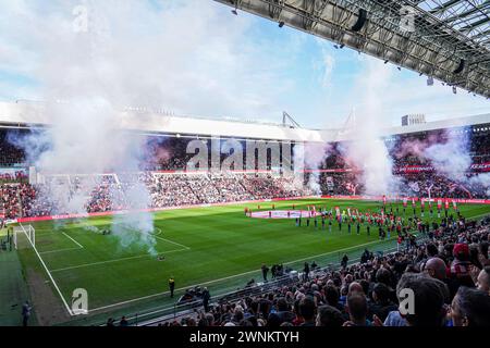 Eindhoven, Paesi Bassi. 3 marzo 2024. EINDHOVEN, PAESI BASSI - 3 MARZO: Atmosfera durante l'ingresso del giocatore durante la partita olandese Eredivisie tra PSV e Feyenoord al Philips Stadion il 3 marzo 2024 a Eindhoven, Paesi Bassi. (Foto di Joris Verwijst/Orange Pictures) credito: Orange Pics BV/Alamy Live News Foto Stock