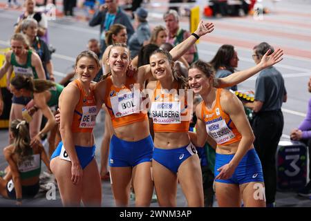 Glasgow domenica 3 marzo 2024. Femke Bol (NED, 4x400 metri Relay, 400 metri) e i Paesi Bassi vincono la loro Heat durante i Campionati mondiali di atletica leggera 2024 all'Emirates Arena di Glasgow domenica 3 marzo 2024. (Foto: Pat Scaasi | mi News) crediti: MI News & Sport /Alamy Live News Foto Stock