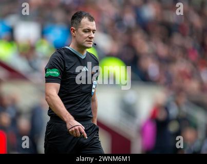 Tynecastle Park, Edimburgo, Regno Unito. 3 marzo 2024. Scottish Premiership Football, Hearts contro Celtic; arbitro Don Robertson Credit: Action Plus Sports/Alamy Live News Foto Stock