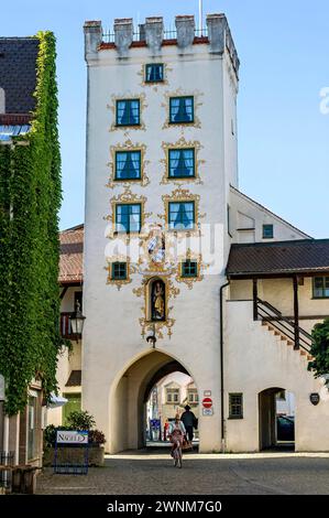 Porta d'ingresso o Westernacher Tor, porta medievale della città, centro storico, Mindelheim, Svevia, Baviera, Germania Foto Stock