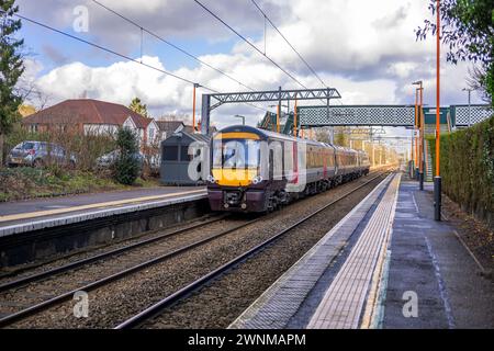 stazione ferroviaria elettrificata verde west midlands inghilterra regno unito Foto Stock