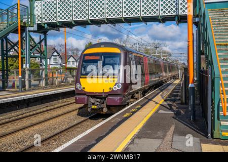 stazione ferroviaria elettrificata verde west midlands inghilterra regno unito Foto Stock