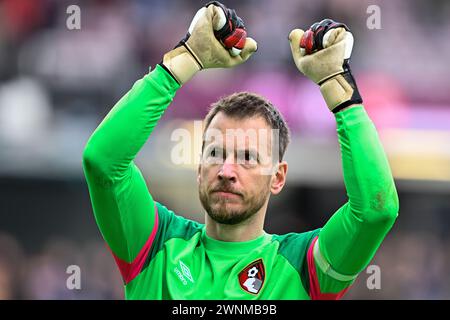 Burnley, Regno Unito. 3 marzo 2024. Neto di Bournemouth celebra la vittoria delle sue squadre dopo la partita di Premier League Burnley vs Bournemouth a Turf Moor, Burnley, Regno Unito, 3 marzo 2024 (foto di Cody Froggatt/News Images) a Burnley, Regno Unito, il 3/3/2024. (Foto di Cody Froggatt/News Images/Sipa USA) credito: SIPA USA/Alamy Live News Foto Stock