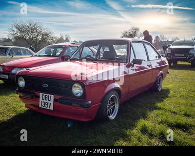 Una Ford Escort MkII DBU139V rossa del 1979/80 al Banbury Car & Bike Meet Foto Stock