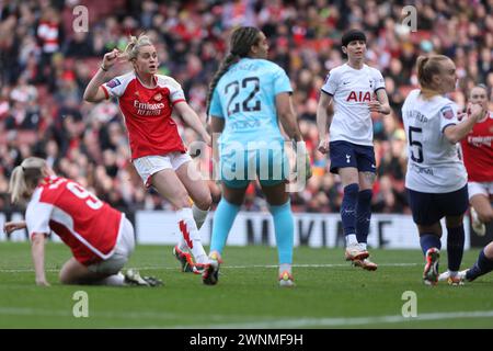 Londra, Regno Unito. 3 marzo 2024. Alessia Russo dell'Arsenal Women segna durante la partita di fa Women's Super League tra Arsenal Women e Spurs Women all'Emirates Stadium di Londra, Inghilterra, il 3 marzo 2024. Foto di Joshua Smith. Solo per uso editoriale, licenza richiesta per uso commerciale. Non utilizzare in scommesse, giochi o pubblicazioni di singoli club/campionato/giocatori. Crediti: UK Sports Pics Ltd/Alamy Live News Foto Stock