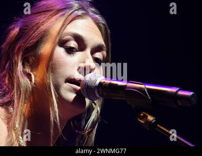 Countrysängerin Lauren Watkins beim C2C 2024 a Berlino Auftritt beim Country to Country Festival AM 03.03.2024 nella der Verti Music Hall di Berlino. *** La cantante country Lauren Watkins al C2C 2024 di Berlino esibizione al Country to Country Festival il 03 03 2024 nella Verti Music Hall di Berlino Copyright: Xmix1x Foto Stock
