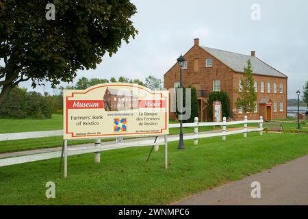 Farmers’ Bank of Rustico, fondata nel 1864 da Georges-Antoine Belcourt. Oggi è un museo dedicato alla storia del popolo acadiano di Rustico. Foto Stock