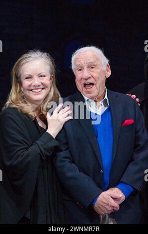 Susan Stroman, Mel Brooks a una conferenza stampa per IL GIOVANE FRANKENSTEIN al Garrick Theatre, Londra WC2 10/10/2017 libro, musica e testi di Mel Brooks Set design: Beowulf Boritt costumi: William Ivey parrucche lunghe e capelli: Paul Huntley illuminazione: Ben Cracknell regia e coreografia: Susan Stroman Foto Stock