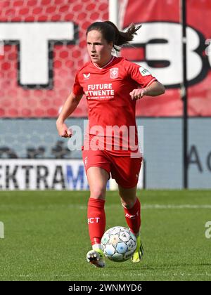 ENSCHEDE - Marisa Olislagers del FC Twente durante l'incontro olandese Azerion femminile Eredivisie tra FC Twente e Ajax allo Stadion De Grolsch veste il 3 marzo 2024 a Enschede, nei Paesi Bassi. ANP GERRIT VAN COLOGNE Foto Stock