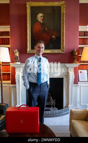 PIC mostra Jeremy Hunt Cancelliere dello Scacchiere al numero 11 di Downing Street Foto Stock