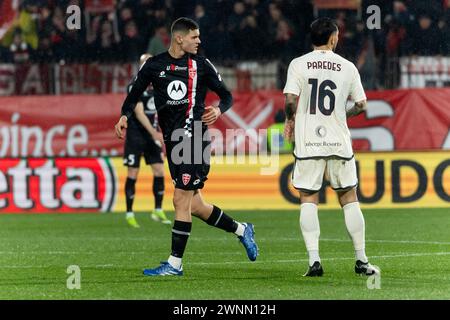 Pablo Marì gesta durante la partita di serie A tra AC Monza e AS Roma allo U-Power Stadium di Monza, Italia, il 2 marzo 2024 Foto Stock