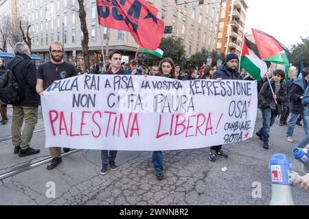 Roma, Italia. 2 marzo 2024. Dimostrazione a Roma, Italia, il 2 marzo 2024, a sostegno del popolo palestinese (foto di Nardone/Pacific Press/Sipa USA) credito: SIPA USA/Alamy Live News Foto Stock