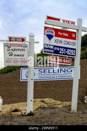 SAN DIEGO, CA- 25 febbraio 2006: Le case sono più a lungo sul mercato mentre il boom immobiliare della nazione rallenta in luoghi come la San, un tempo frizzante Foto Stock