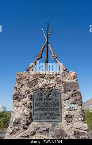 Pinal County, Arizona - 6 ottobre 2021: Monumento al Mormon Battalion Trail nel Picacho Peak State Park. Durante la guerra messicana nel 1846 questa batta dell'esercito americano Foto Stock