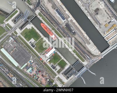 Il North Sea Locks Terneuzen Lock Complex o Sea Locks nella città olandese di Terneuzen fornisce l'accesso dal canale di spedizione dell'ovest Foto Stock