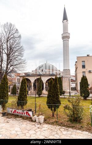 Skopje, Macedonia del Nord - 7 febbraio 2024: Moschea Arasta, Arasta Camii in turco, è una moschea di epoca ottomana situata nel Vecchio Bazar di Skopje, North Mace Foto Stock