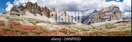 Valle Val Travenanzes e parete rocciosa nel gruppo Tofane, Monte Tofana de Rozes, Alpi Dolomiti, Parco Nazionale Fanes, Italia Foto Stock