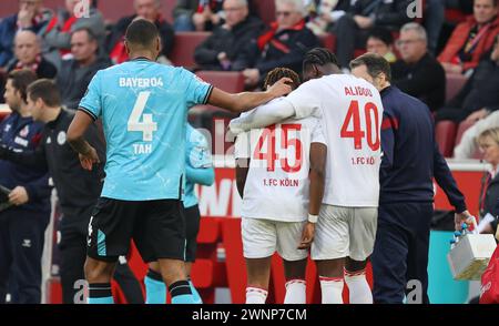 Jonathan Tah Bayer, Justin Diehl Köln, Faride Alidou Köln, Köln, Deutschland, 03.03.2024, 1. Bundesliga 24. Spieltag, 1. FC Köln - Bayer 04 Leverkusen. LE NORMATIVE DFL VIETANO QUALSIASI USO DI FOTOGRAFIE COME SEQUENZE DI IMMAGINI E/O QUASI-VIDEO BUNDESLIGA 1. FC Köln vs Bayer Leverkusen *** Jonathan Tah Bayer , Justin Diehl Köln , Faride Alidou Köln , Köln, Germania, 03 03 2024, 1 Bundesliga 24 Matchday, 1 FC Köln Bayer 04 Leverkusen DFL PROIBISCE QUALSIASI USO DI FOTOGRAFIE COME SEQUENZE DI IMMAGINI E/O QUASI VIDEO Bundesliga 1 FC Köln vs Bayer Leverkusen Foto Stock