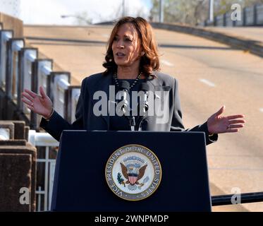 Tuscaloosa, Alabama, Stati Uniti. 3 marzo 2024. IL VICEPRESIDENTE KAMALA HARRIS pronuncia le sue osservazioni durante il 59° Bridge Crossing Jubilee a Selma, Alabama, domenica 3 marzo 2024. L'evento commemora la marcia dei diritti civili Selma to Montgomery del 1965 conosciuta come Bloody Sunday. (Credit Image: © Michael Palmer/ZUMA Press Wire) SOLO PER USO EDITORIALE! Non per USO commerciale! Crediti: ZUMA Press, Inc./Alamy Live News Foto Stock