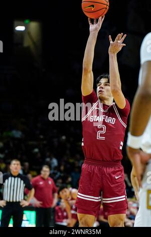 Boulder, Colorado, Stati Uniti. 3 marzo 2024. La guardia cardinale di Stanford Andrej Stojakovic (2) lancia un lancio libero nella partita di basket maschile tra Colorado e Stanford al centro eventi Coors di Boulder, CO. Derek Regensburger/CSM/Alamy Live News Foto Stock