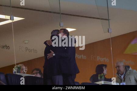 Porto, 03/03/2024 - il Futebol Clube do Porto ha ospitato lo Sport Lisboa e il Benfica al Estádio do Dragão questa sera in una partita che conta per il 24° turno della i League 2023/24. Vitor Baía; Rui Pedro Brás (Miguel Pereira/Global Imagens) Foto Stock