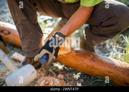 Primo piano di una precisa falegnameria su legno Foto Stock