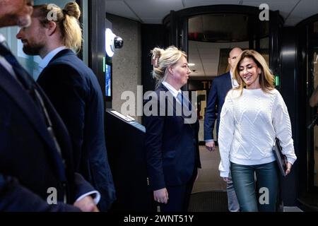 L'AIA - Dilan Yesilgoz (VVD) arriva per un nuovo ciclo di discussioni con l'informatore Kim Putters. ANP RAMON VAN FLYMEN netherlands Out - belgio Out Foto Stock