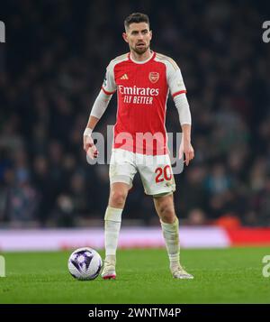 25 Feb 2024 - Arsenal contro Newcastle United - Premier League - Emirates Stadium Jorginho dell'Arsenal in azione. Foto : Mark Pain / Alamy Live News Foto Stock