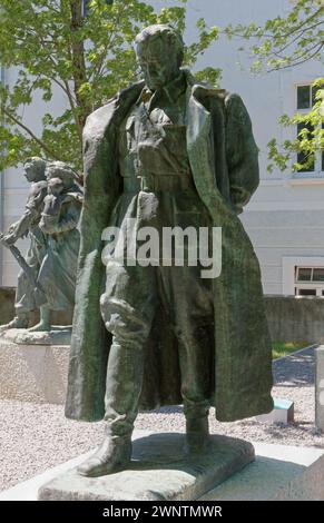 PIVKA, Slovenia - 25 giugno 2023: Statua in bronzo del maresciallo Tito al Parco di storia militare Foto Stock