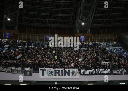 Napoli, Italia. 3 marzo 2024. Foto Alessandro Garofalo/LaPresse 03 marzo 2024 Napoli, Italia sport calcio Napoli vs Juventus - Campionato di calcio serie A TIM 2023/2024 - stadio Diego Armando Maradona nella foto: tifosi Juventus 03 marzo 2024 Napoli, Italia calcio sportivo Napoli vs Juventus - Campionato Italiano A TIM 2023/2024 - Stadio Diego Armando Maradona. Nella foto: Juventus. Crediti dei sostenitori: LaPresse/Alamy Live News Foto Stock