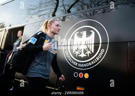 Duesseldorf, Germania. 3 marzo 2024. Pallamano, donne, qualificazione al Campionato europeo, 1° round, gruppo 2, giorno 4, Germania - Slovacchia: la tedesca Jenny Behrend. Crediti: Marco Wolf/dpa/Alamy Live News Foto Stock