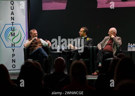 Laurence Fox e Calvin Robinson si riuniscono e parlano all'evento organizzato da David Vance e Peter Mcilvenna, Foto Stock