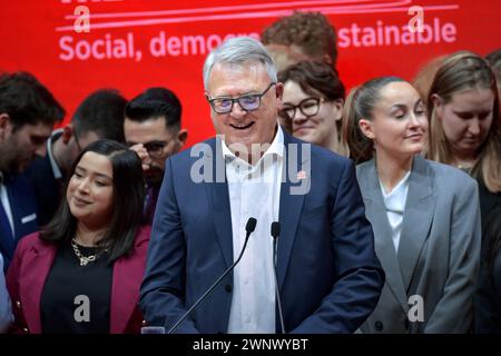 Roma, Italien. 2 marzo 2024. Il Commissario europeo per l'occupazione e i diritti sociali, il PSE ha designato il candidato comune Nicolas Schmit, tiene un discorso durante il congresso elettorale del Partito del socialismo europeo (PSE) in vista delle prossime elezioni europee del 2024, il 2 marzo 2024 a Roma crediti: dpa/Alamy Live News Foto Stock