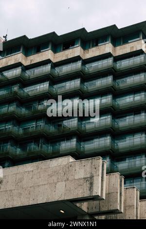 Balconi e finestre dell'Hotel Marriott Budapest Foto Stock