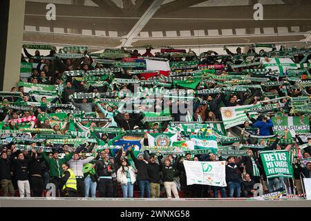 3 marzo 2024; Stadio Metropolitano, Madrid, Spagna, calcio spagnolo la Liga, Atletico Madrid contro Real Betis; i tifosi del Real Betis mostrano il loro sostegno Foto Stock