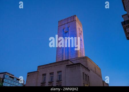 L'albero di ventilazione per il Liverpool Kingsway Tunnel al tramonto Foto Stock