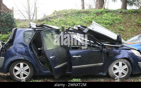 Un incidente d'auto nella campagna francese. Foto Stock