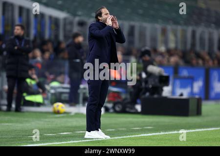 Milano, Italia. 4 marzo 2024. Alberto Gilardino, allenatore del Genoa CFC gesti durante la partita di serie A tra FC Internazionale e Genoa CFC allo Stadio Giuseppe Meazza il 4 marzo 2024 a Milano. Crediti: Marco Canoniero/Alamy Live News Foto Stock