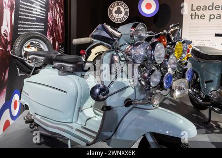 Sparkford.Somerset.Regno Unito.7 gennaio 2024.Una Lambretta slimstyle li 125 serie 3 da 1963 è in mostra all'Haynes Motor Museum di Somerset Foto Stock