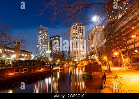 Immagine notturna di Castlefield, Manchester. Foto Stock
