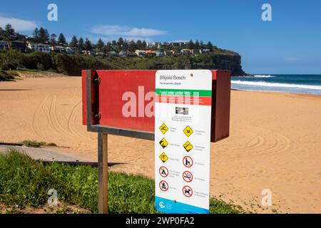 Bilgola Beach, una delle famose spiagge settentrionali di Sydney, cielo blu giorno autunnale nel 2024 con la spiaggia piuttosto vuota, Sydney, NSW, Australia Foto Stock