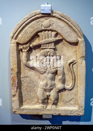 Stele di Bes - tardo periodo tolemaico (i secolo a.C.), calcare - Museo di Scultura Antica Giovanni Barracco, Roma, Italia Foto Stock