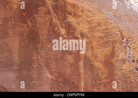 Dettaglio dei petroglifi di Cub Creek nel Dinosaur National Monument disegnato dal popolo Fremont Foto Stock