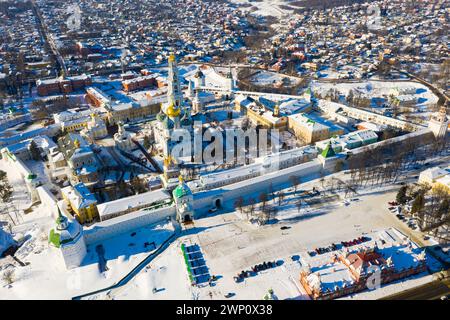 Veduta aerea della Trinità Lavra di St Sergio coperto di neve a Sergiev Posad Foto Stock