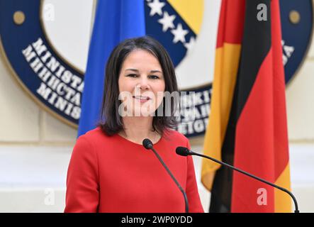 Sarajevo, Bosnia Erzegovina. 5 marzo 2024. Il ministro degli Esteri federale Annalena Baerbock (Alleanza 90/Verdi) interviene durante una conferenza stampa congiunta con il ministro degli Esteri della Bosnia-Erzegovina. Credito: Soeren Stache/dpa/Alamy Live News Foto Stock